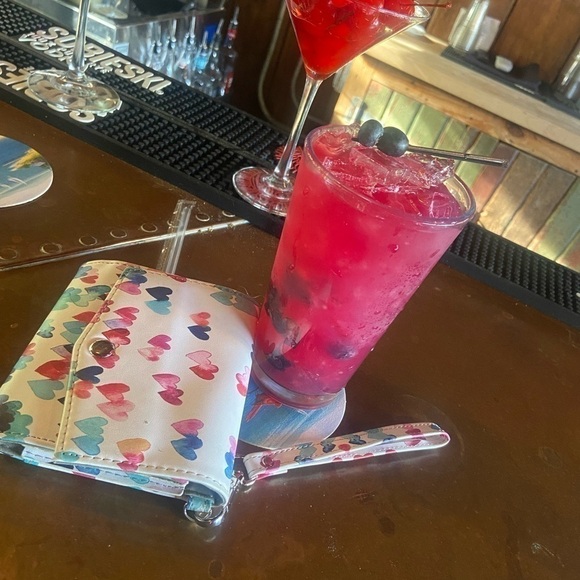 Heart wristlet Pinpac 💕💕💕​ - Picture 2 of 8